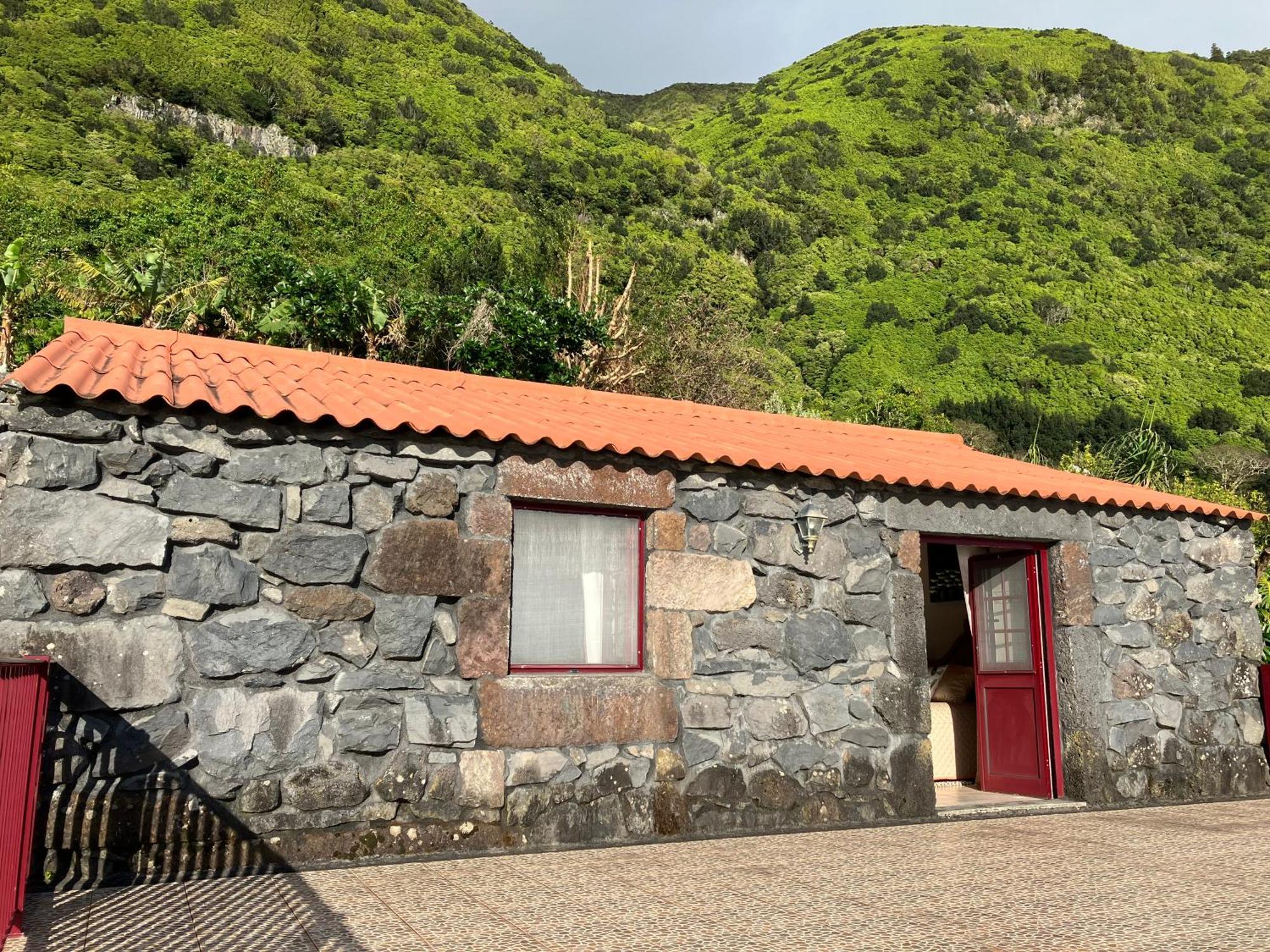 Vistalinda Cabins Calheta  Bagian luar foto